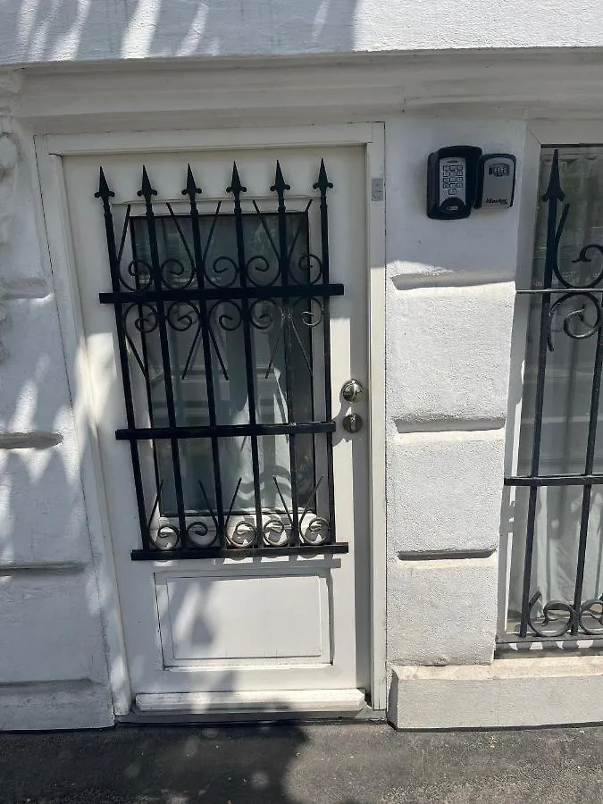 Old Town Napoleon Crib Apartment Bucharest